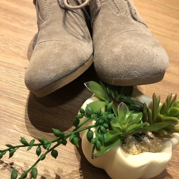 TOMS Kala Wedge Bootie - Picture 5 of 11